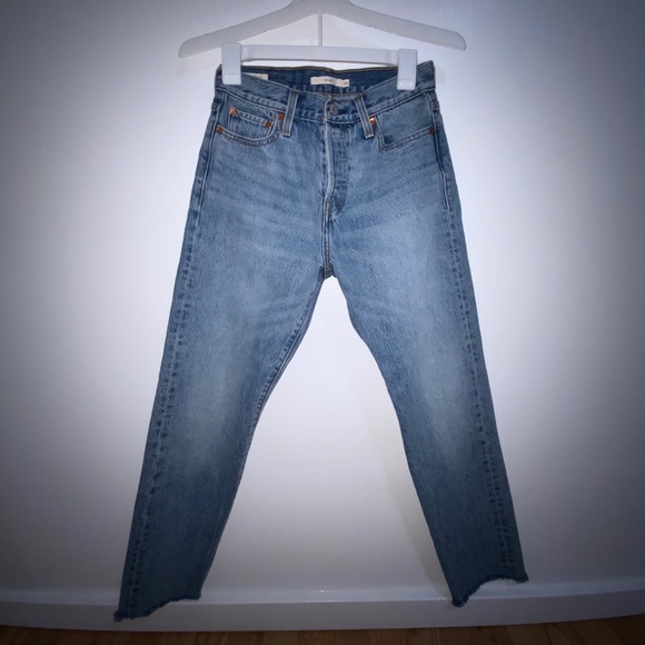 Levi Jeans size 26. Style: “ Wedgie” - Picture 2 of 5